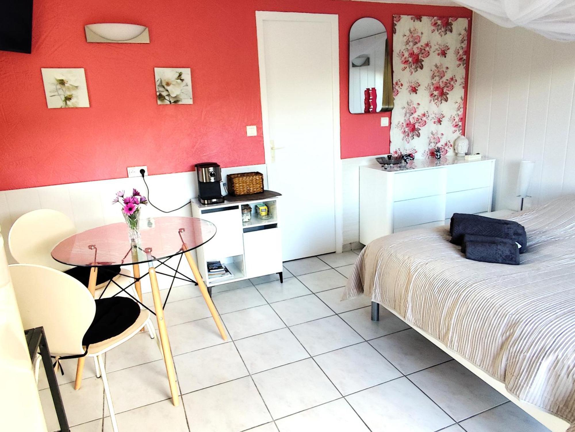 Studio le romantique à 20 kms de Nice Bendéjun Esterno foto