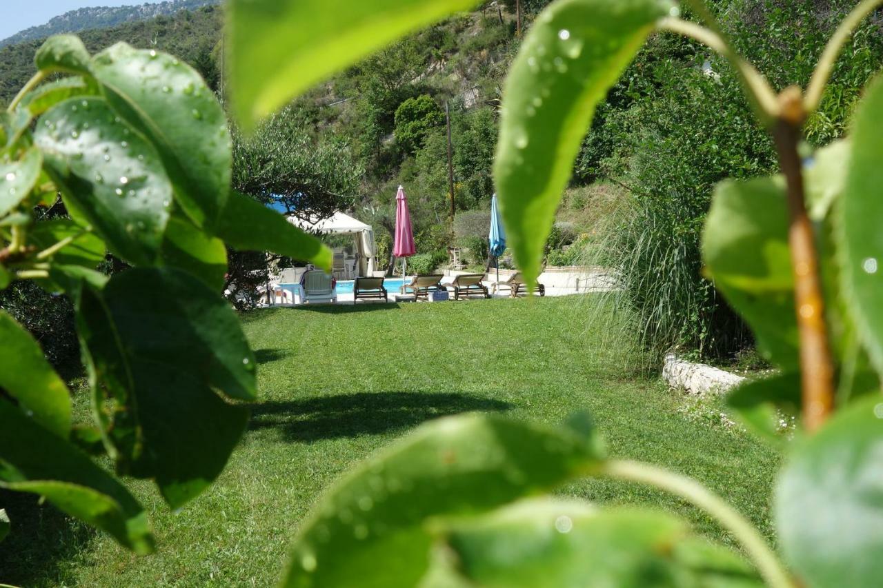 Studio le romantique à 20 kms de Nice Bendéjun Esterno foto